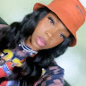 Meet your Posher, Bella